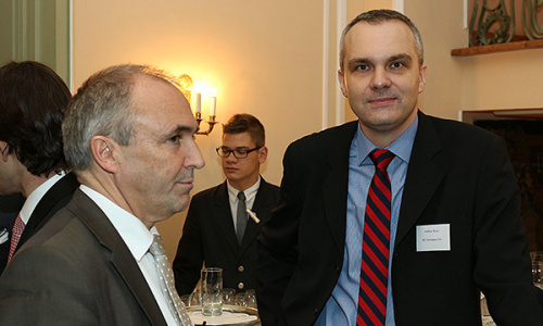 2016-09/1473354731_048