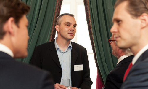 2016-09/lsg-industryinsights-130611-68