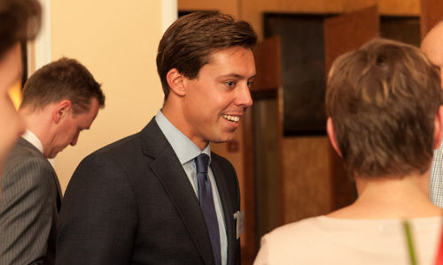 2016-09/lsg-industryinsights-130611-90