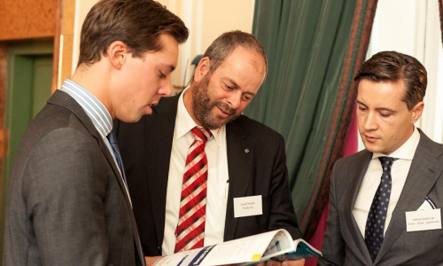 2016-09/lsg-kollegen-industry-insights-130919-061