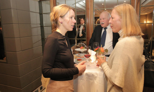 2017-03/1489401463_business70