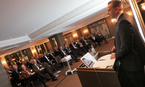 2017-03/1489401463_business71