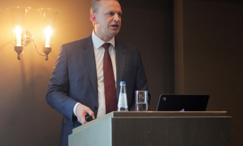 2017-03/1489401464_business81