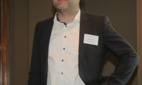 2017-03/1489401464_business90