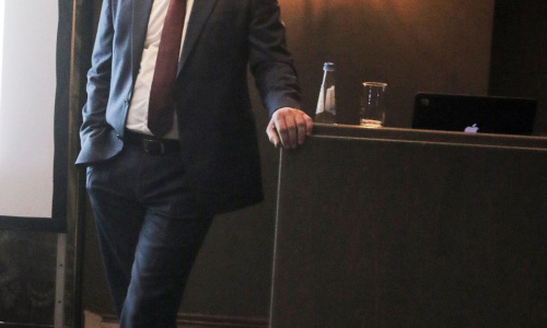 2017-03/1489401464_business98