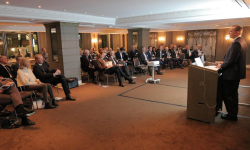 2017-03/1489401465_business121