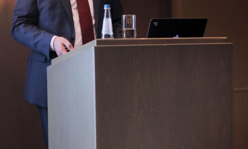 2017-03/1489401465_business132