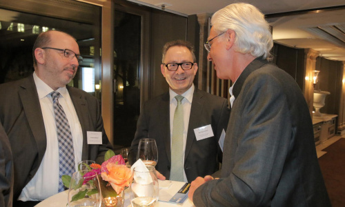 2017-03/1489401467_business31