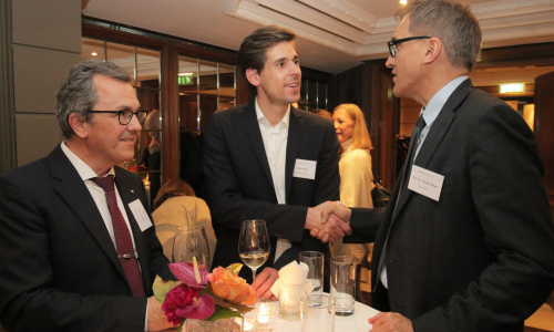 2017-03/1489401467_business34