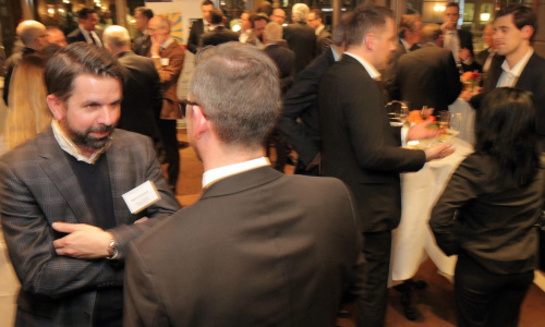 2017-03/1489401469_business60