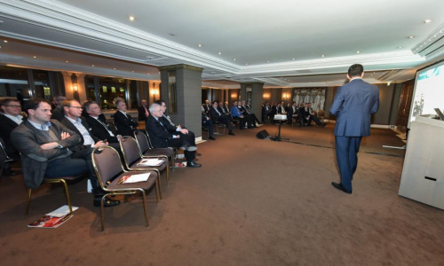 2018-05/1527239551_v7611-1632