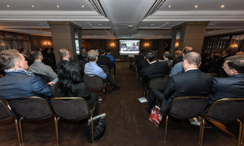 2018-05/1527239551_v7611-1640