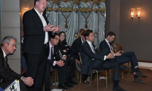 2018-05/1527239552_v7611-1664