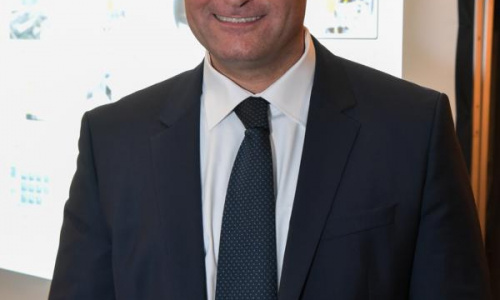 2018-05/1527239552_v7611-1675