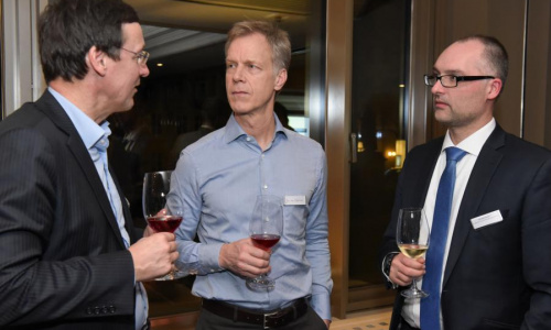 2018-05/1527239553_v7611-1692