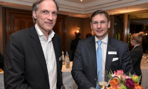 2018-05/1527239553_v7611-1707