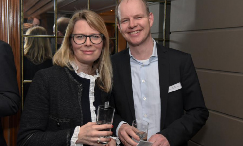 2018-05/1527239553_v7611-1716