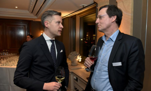 2018-05/1527239553_v7611-1729