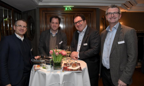 2018-05/1527239554_v7611-1697