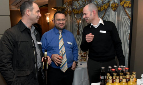 2018-05/1527239554_v7611-1733