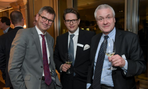 2018-05/1527239554_v7611-1738