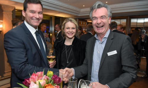 2018-05/1527239554_v7611-1744