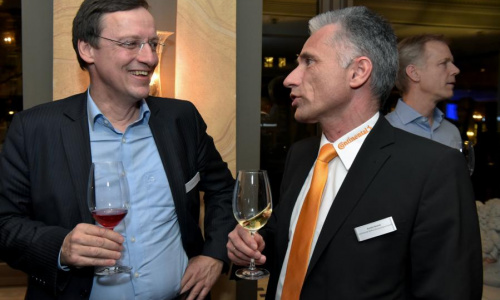 2018-05/1527239554_v7611-1761