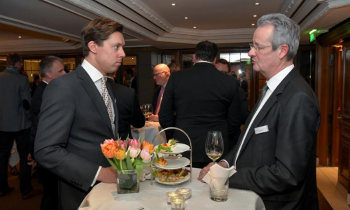 2018-05/1527239554_v7611-1767