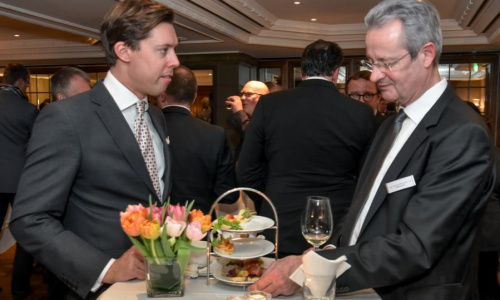 2018-05/1527239554_v7611-1770