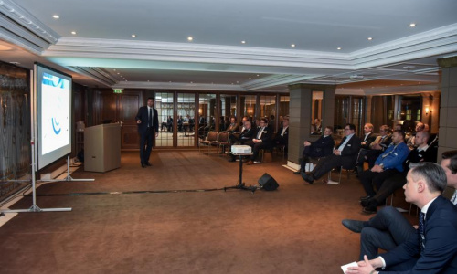 2018-05/1527239555_v7611-1579