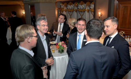 2018-05/1527239555_v7611-1796