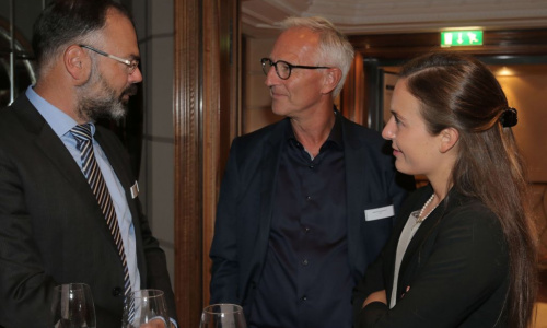 2018-09/1537963722_schmid91