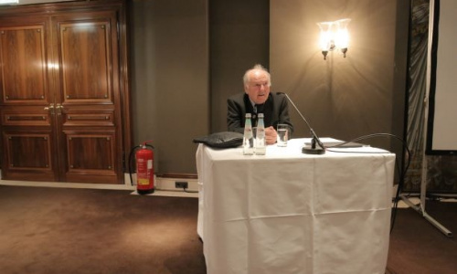 2019-04/1554310106_hipp6-min