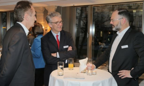 2019-04/1554310107_hipp38-min