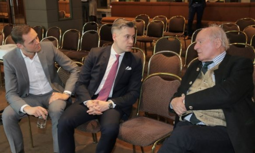 2019-04/1554310107_hipp41-min