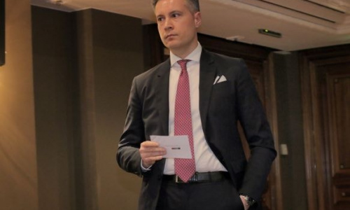 2019-04/1554310108_hipp49-min